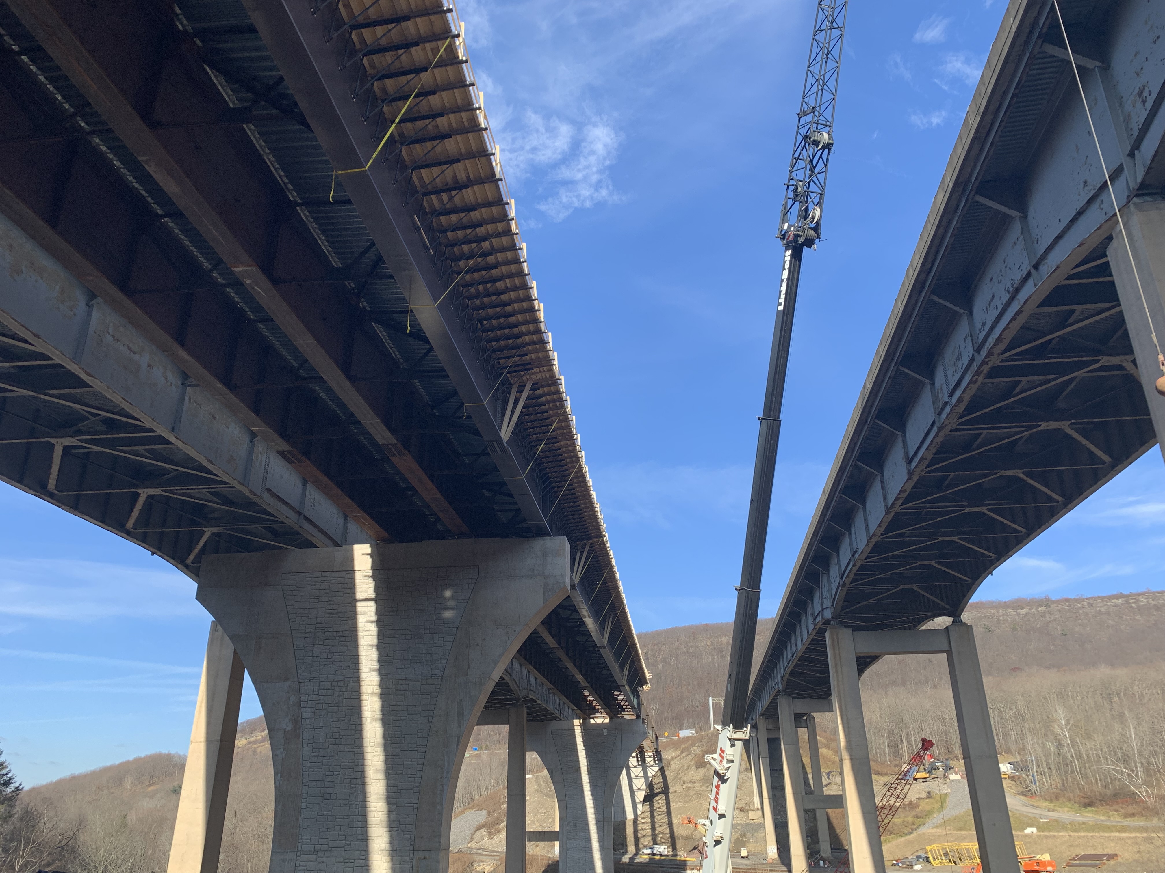 CONSTRUCTION OF A NEW 4-LANE BRIDGE - IPDF